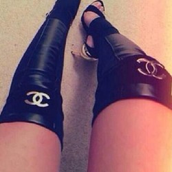 Chanel leggings with