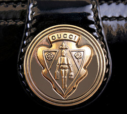 Gucci crest