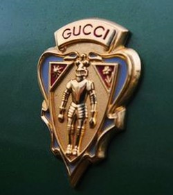 Gucci crest
