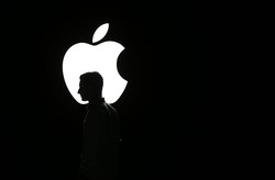 Iphone stays on apple